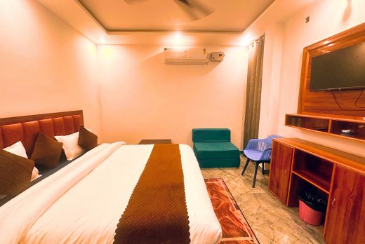 Best New Year Party Package for Couples & Families