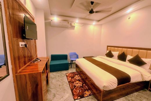 Best New Year Party Package for Couples & Families