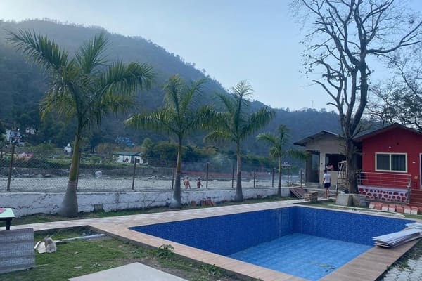 Riverside AC Cottage in Ghattu Ghat with Swimming Pool