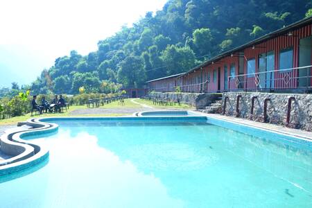 shivpuri-cottage-with-pool